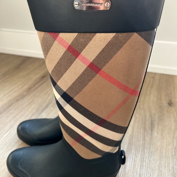 Burberry Clemence Rain Boots - Picture 7 of 11